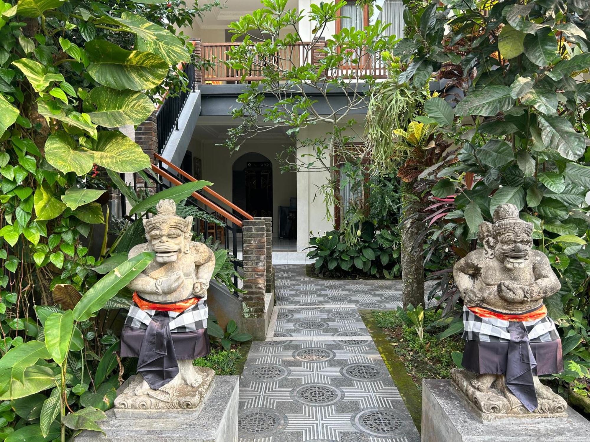 Balimas Guest House Ubud  Exterior photo